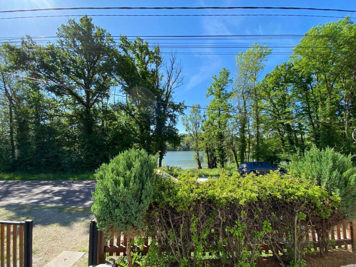 Maison Bord De Lac De Charmes Bannes  Luaran gambar